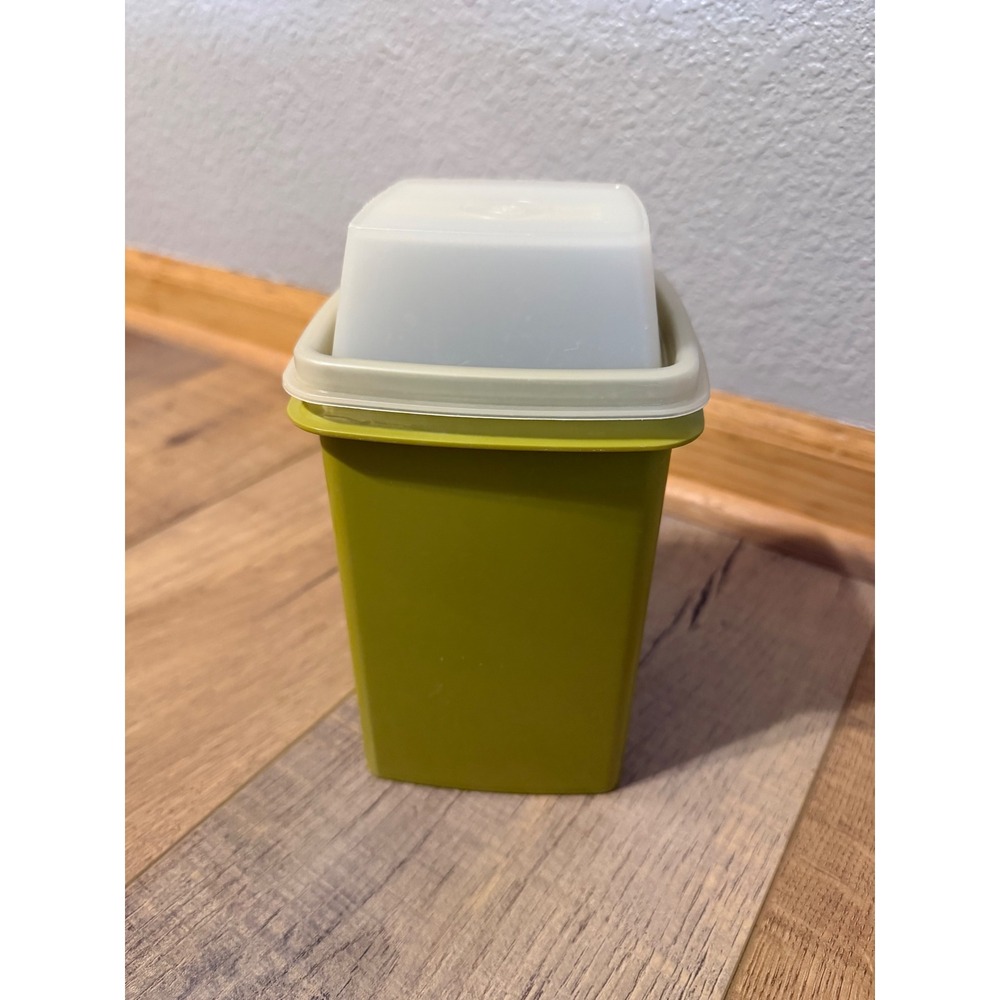 Tupperware Pick-A-Deli Pickle Keeper Avocado Green Strainer Container 1330-2 Lid